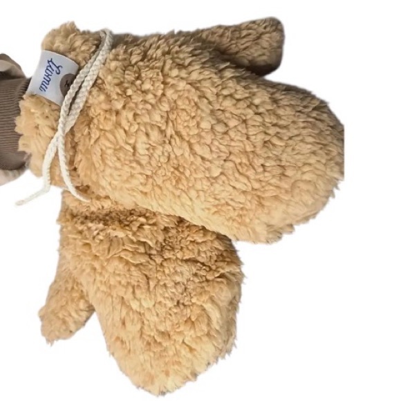 5/25$ ✨ Cozy Tan Plush Mittens 🤍🧸 - Picture 2 of 4